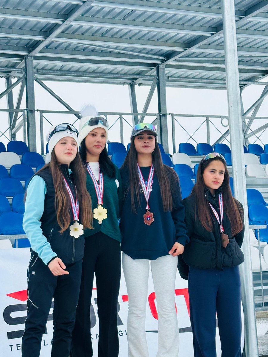 yilmazilhan30's tweet photo. 09–13 Şubat tarihleri arasında Erzurum Kayaklı Koşu ve Biathlon Tesislerinde düzenlenen Biathlon 1. Etap yarışlarında sporcularımız büyük bir başarıya imza attı.
🏆 10 Birincilik
🥈 9 İkincilik
🥉 8 Üçüncülük
🏅 2 Dördüncülük
🏅 3 Beşincilik
Azimleri, disiplinleri ve mücadeleleriyle bizleri gururlandıran tüm sporcularımızı ve antrenörlerimizi tebrik ediyorum. Başarılarınız daim olsun!
@OA_BAK 
@alicelik_64 
@TCyuksekova 
@30Emin_YILDIRIM 
@sabridemir30 
@guldalfahri1
