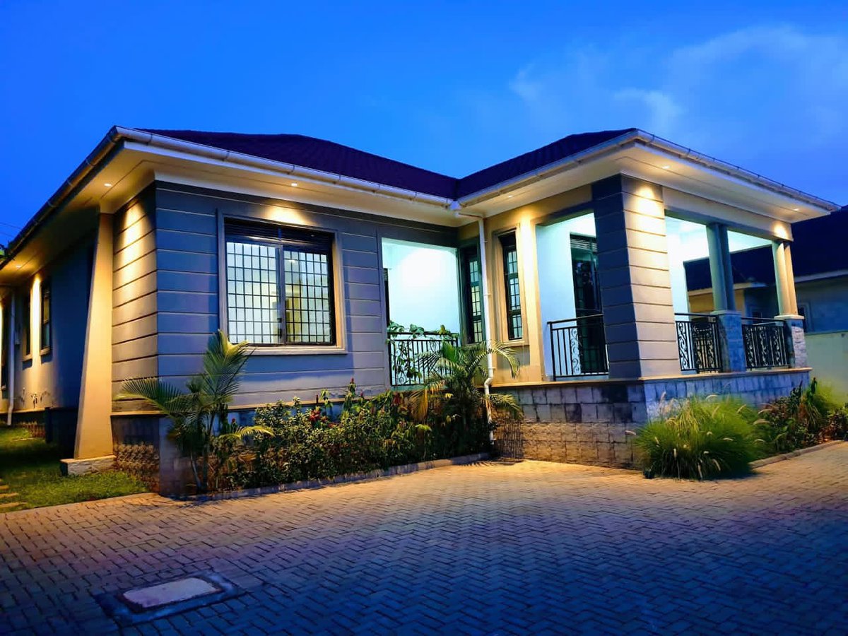 sure_uganda's tweet photo. HOUSE 🏠 FOR SALE KIRA- NABUSUGWE 
4Bedrooms 4Bathrooms
 2boy's Quarters
Sited on 20decimals 
Price: 400m Ugx land title:0788385406/0705043548 https://t.co/fYcuTfQHm3