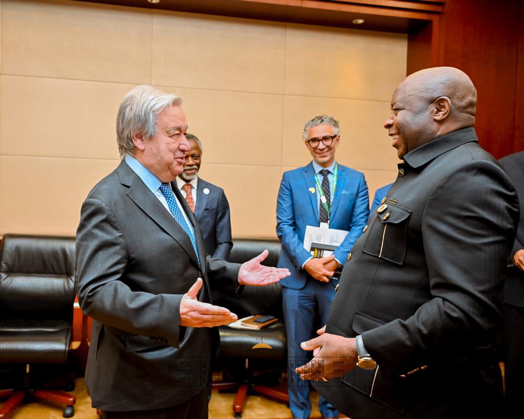 Le Secrétaire Général des Nations Unies, SE <a href="/antonioguterres/">António Guterres</a>, affirme un soutien indéfectible au Chef de l’Etat #Burundi-ais, SE <a href="/GeneralNeva/">SE Evariste Ndayishimiye</a>, durant tout son mandat à la Présidence de l’<a href="/_AfricanUnion/">African Union</a>.
C’était lors d’une rencontre tenue à la veille de #AUSummit39 à Addis-Abeba