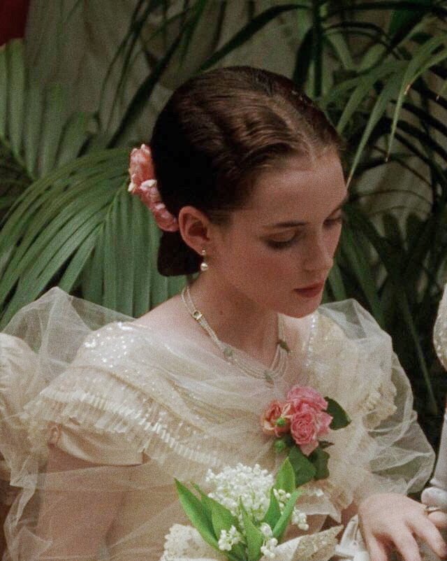 BESTOFWlNONA's tweet image. Winona Ryder as May Welland in The Age of Innocence (1993).