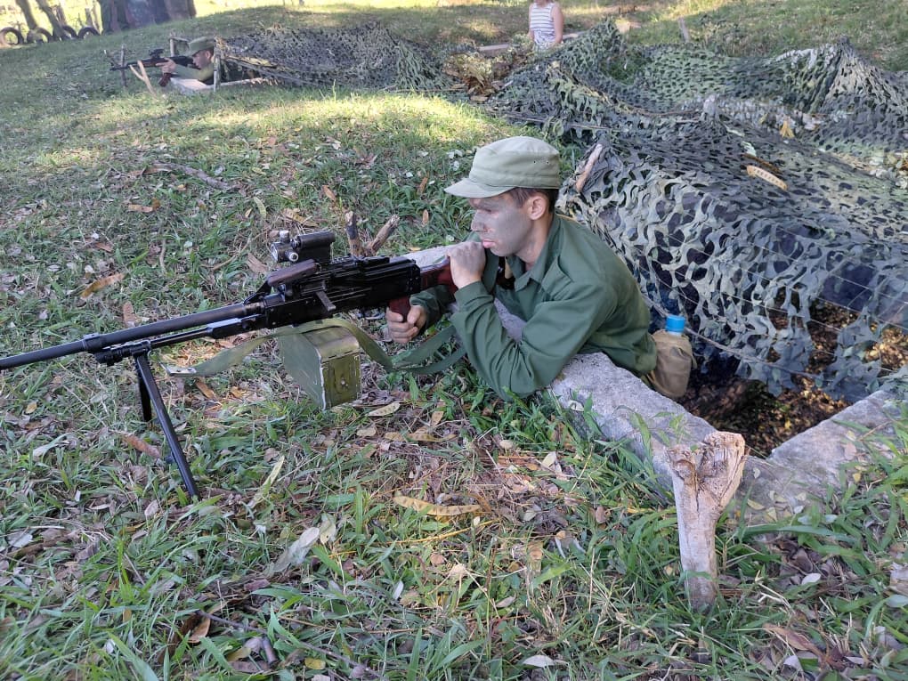 Nunca descuidaremos la defensa de la patria. Ese es el legado de #FidelPorSiempre y lo mantenemos porque #CubaEstáFirme
<a href="/RegionMilitarVC/">Región Militar Villa Clara</a> 
<a href="/CentralEjercito/">Ejército Central Cuba</a> 
<a href="/MinfarC/">Minfar_Cuba</a>