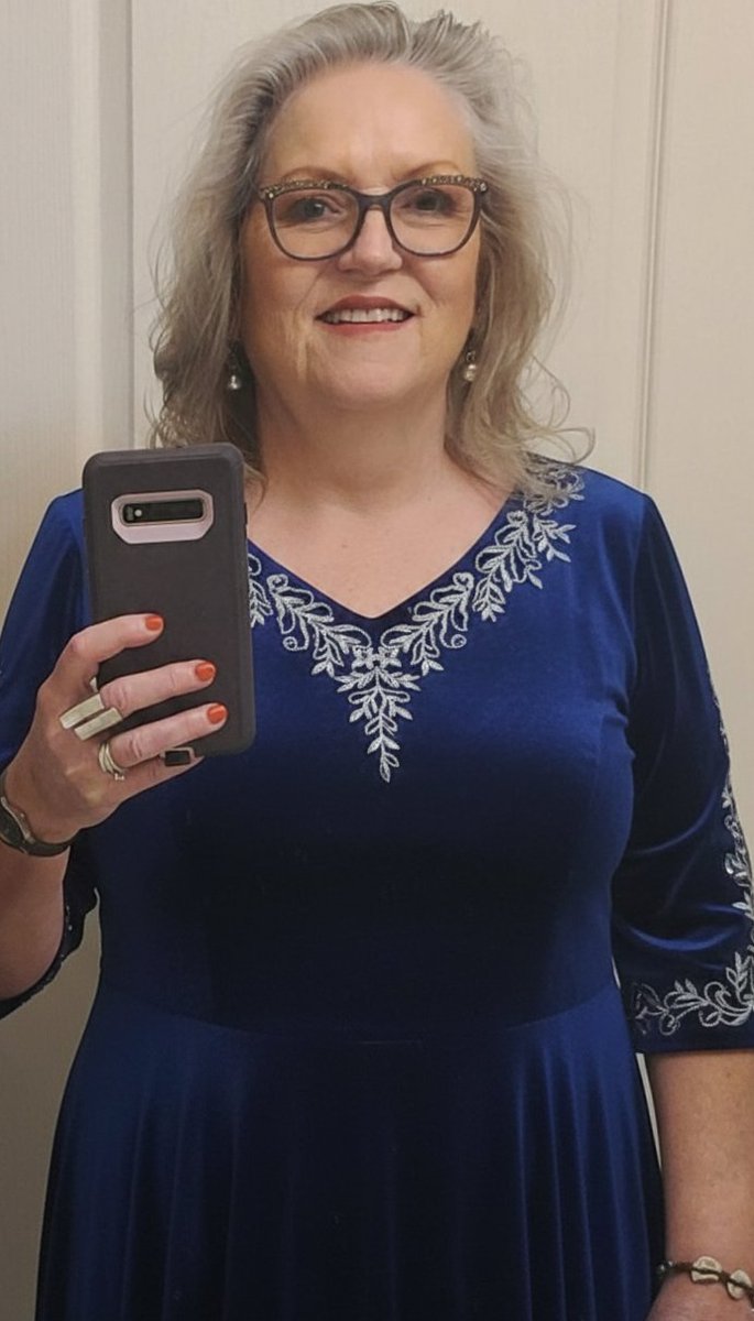 CassHansaw's tweet photo. How do I look guys....? and can we chat on zangi 3460521918 massage me if yes #LoversDay  #Usatoday #ValentinesDay https://t.co/EFZEHdkzBi