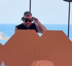 Hexologist31's tweet image. We got Bitboy Dj'ing