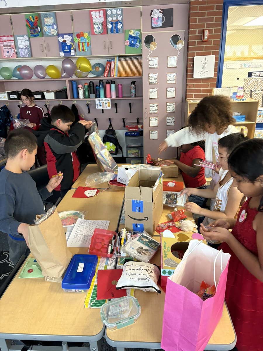 Passing out our Valentines!💗 #ivyhillleague