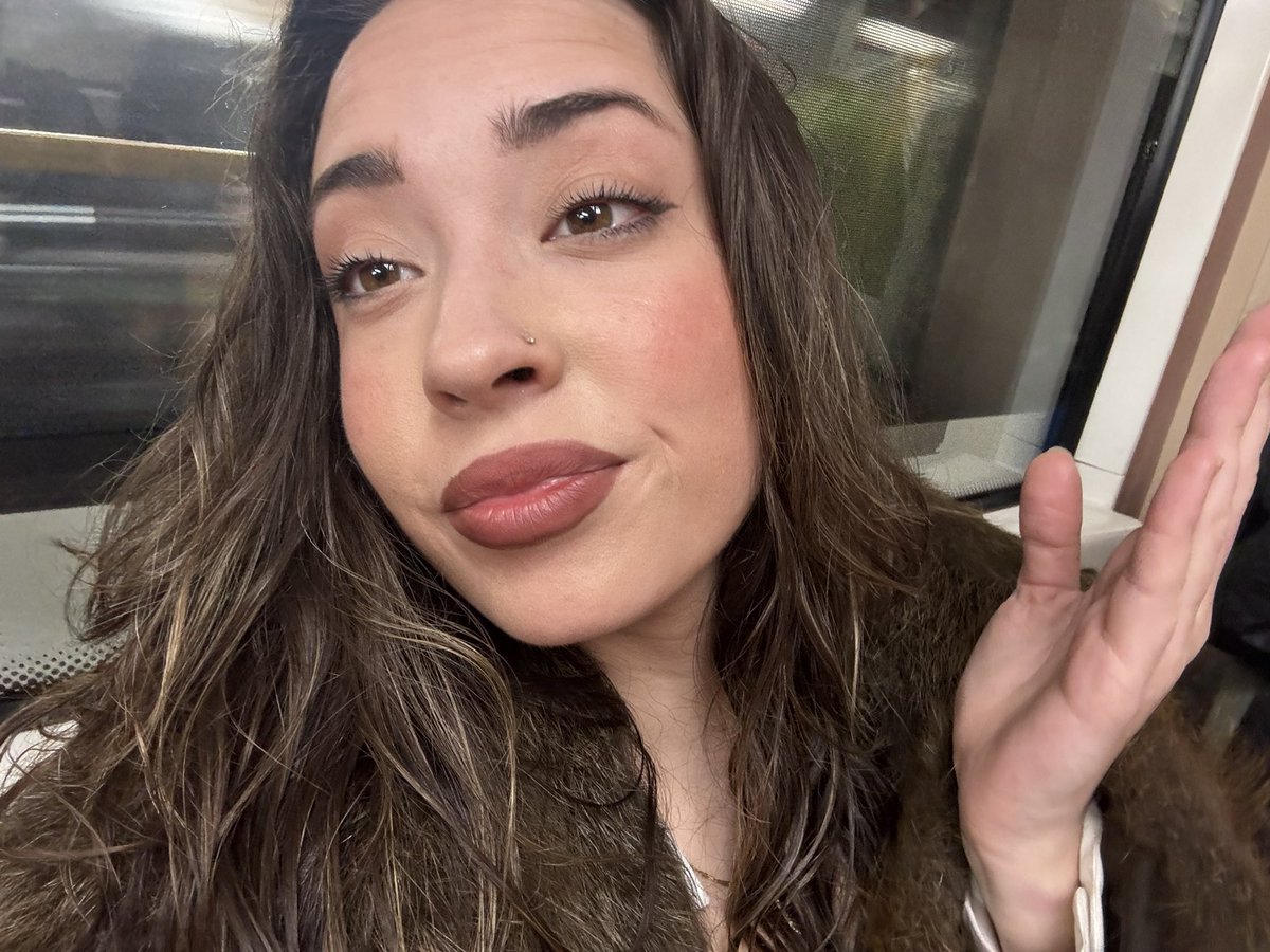 demasiado gorraplana pa los mochila y demasiado mochila pa los gorraplana 

yo solo soy una chica🤷‍♀️