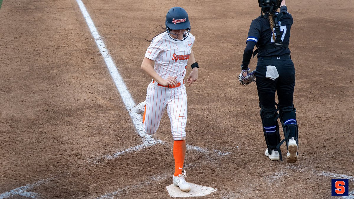 CuseSB's tweet photo. Flicks from our first game of the night📸

#cusesb https://t.co/KANcTwdhZC