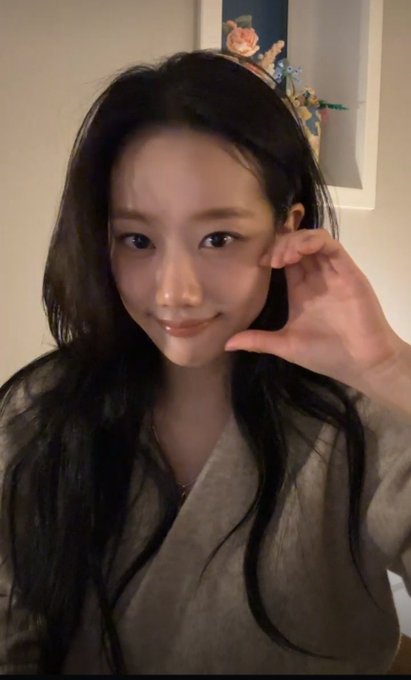 얼굴천재 이나은 💘
x.com/april_falling/…