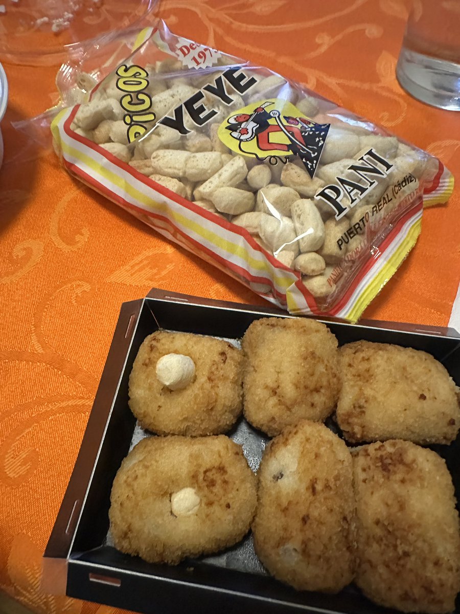 Aquí estamos una final más como bien dice nuestro querido <a href="/mmorera79/">Manolo Morera</a> con el autentico ‘huevokinder’ del gaditano. 

<a href="/canalsur/">CanalSur</a> #36Finales