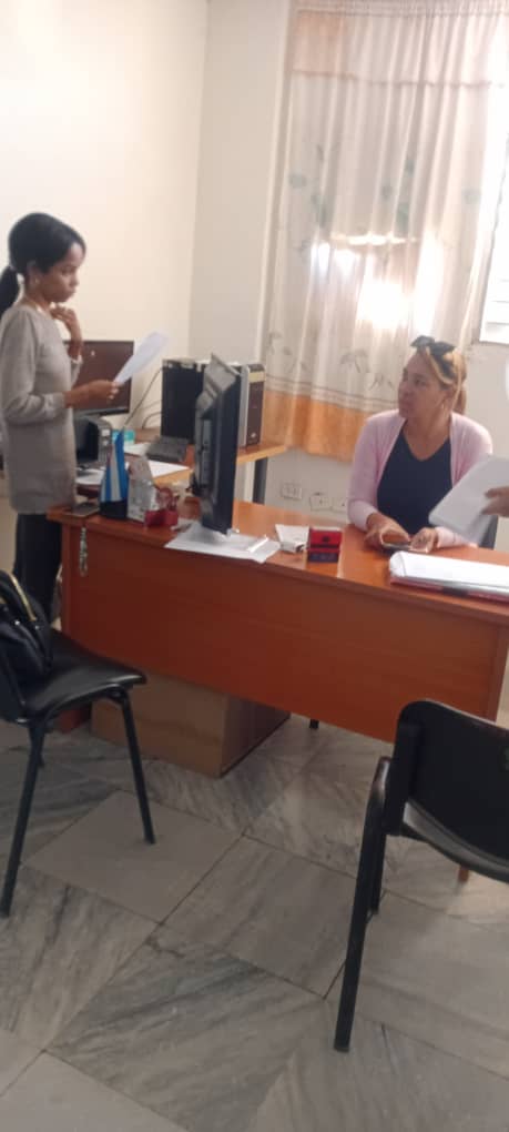 El equipo del policlínico Orestes Fall Oñate pone en práctica las nuevas medidas teniendo en cuenta la situación de la electricidad de nuestro terruño #SentirPinero 
#PorCubaJuntosCreamos