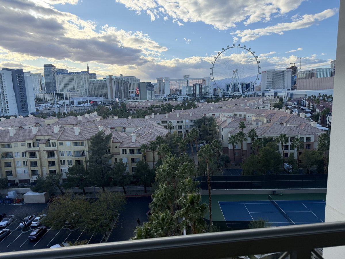 Nicholas Hellmuth tweet media