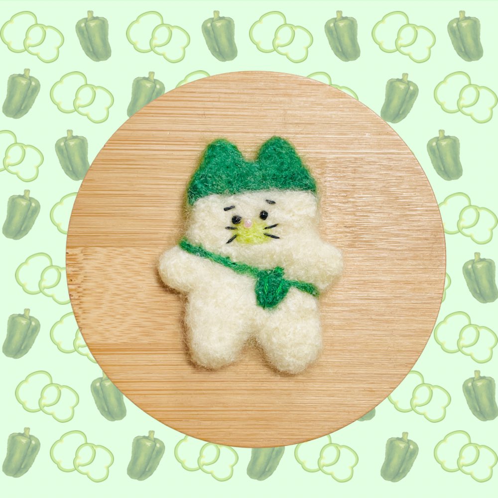 ┊✧ ぴーにゃん✧┊

ピーマンがちょっぴり苦手な
『ぴーにゃん』🫑

緑色が大好きだから克服してる真っ最中💚
実はピーマン農家の息子っていう噂があるよ😂

#ハンドメイド
#ハンドメイド好きさんと繋がりたい
#こむぎっこ
#ねこ
#ピーマン
#羊毛フェルト