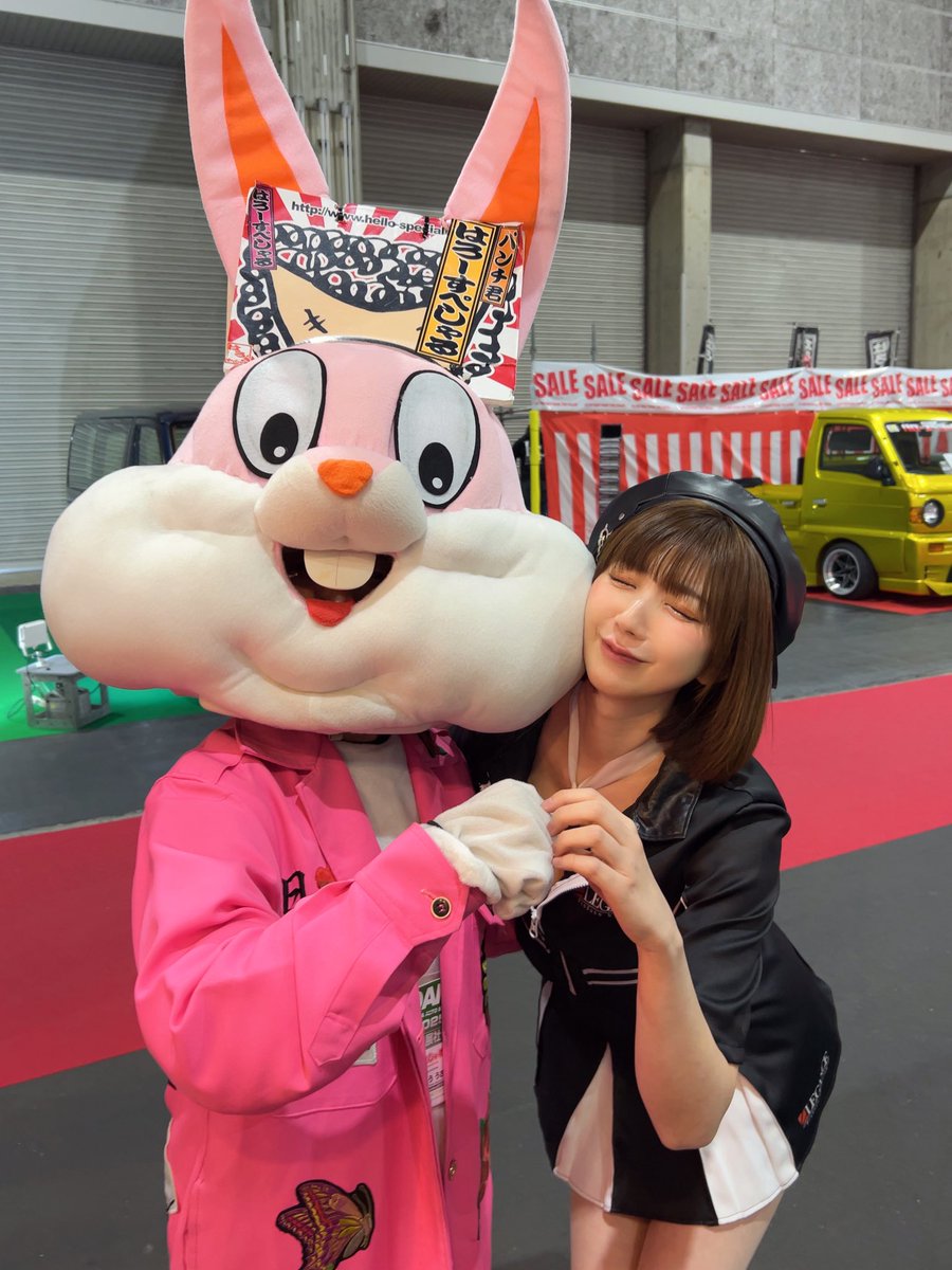 takatsuki_miho's tweet photo. おはみほ🦙☀️
#OAM2026 2日目🚙🩷
私事ではありますが皆様のおかげで今日無事に誕生日を迎える事が出来ました!!
\\\\やったー!!!!!!///
\\今年も生きる!!!!!!!//
#大阪オートメッセ #LEGANCE #HappyValentinesDay https://t.co/4InMpF2rXW
