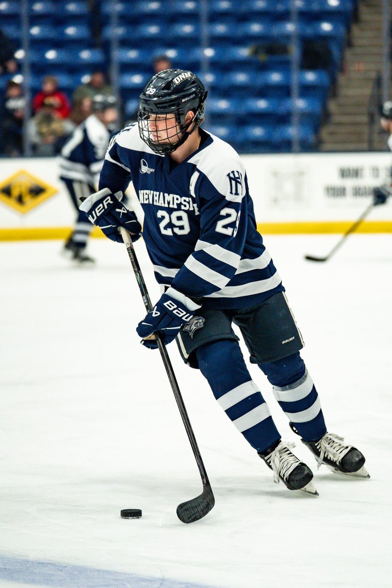 UNH Men's Hockey tweet media