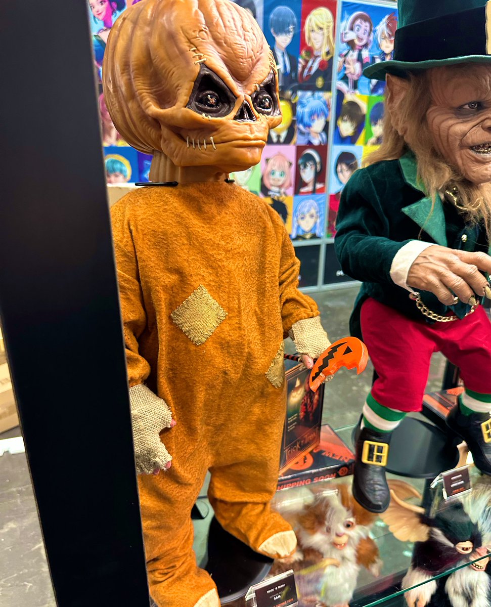 We are all set up for Toy Fair!

We’re so excited to start showing some reveals tomorrow…and Sam is too!  

He even brought his friend over there with him! 

Who may that be?!

Be sure to stay tuned to all of <a href="/TrickorTreat831/">TrickorTreat Studios</a> socials for exclusive looks and reveals! 🤘🏼🎃