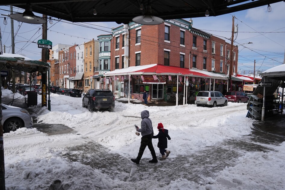 Severe winter weather is testing our education systems once again. States and districts are navigating remote learning vs. snow days, revealing inequities and differing tech capabilities. Explore how communities are responding! 
ow.ly/am9e30sTvbG