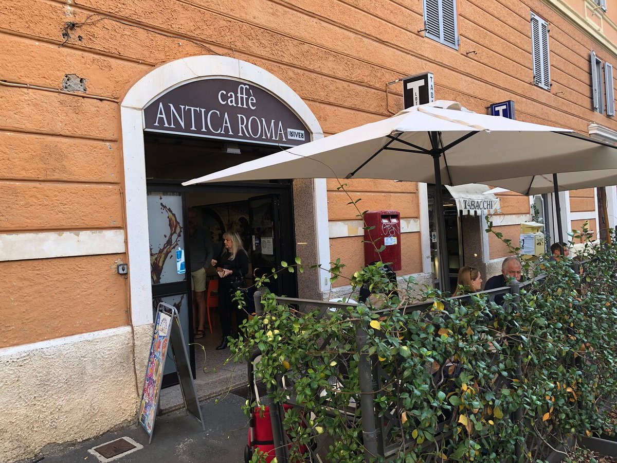 porquettfin's tweet photo. "Café"

Porque un cappuccino en Roma próximo al Coliseo cuesta alrededor de 1,75 USD (1,6 euros aprox.) mientras que en Palermo se consigue a partir de 4 USD. https://t.co/bfiAcmZ3th