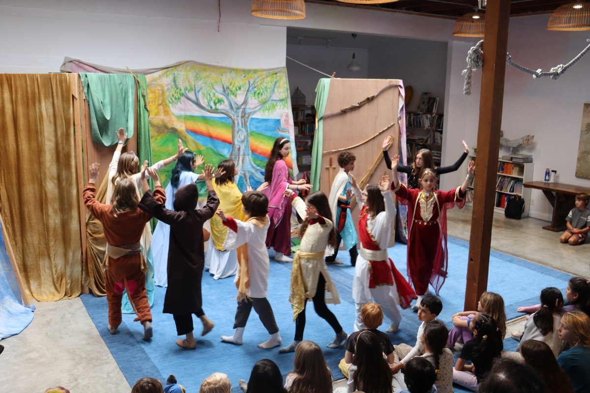 Bravo to our 5th graders and Señor Salusso for two wonderful performances of The Ramayana!
Courage, teamwork, storytelling, and so much heart filled the stage. We are so proud of you.
#NewVillageSchool #Ramayana #5thGrade #VillageLife