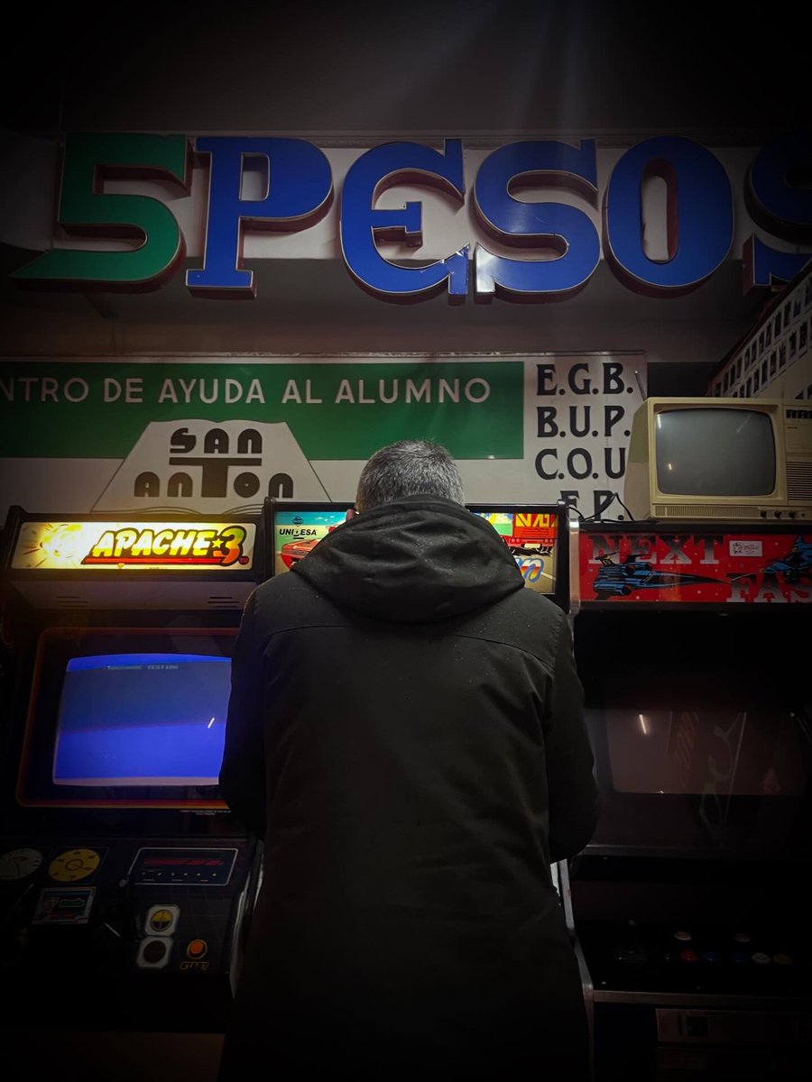 Ester ®️ Bazo tweet media