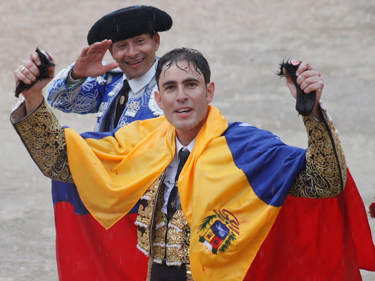 #13Feb | #Mérida | TAL DIA COMO HOY… | «Eco del Viento» hace historia, de la mano de Erick Cortés y Orellana se lleva el Sol de Oro bajo la lluvia fronteradigital.com.ve/entrada/69562 | #Entretenimieno