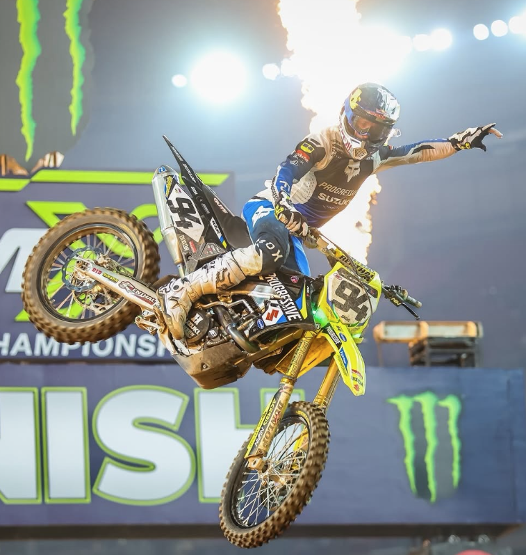 MakitaTools's tweet photo. Go on out and see @pmg.racing get down in the dirt when they hit the tract for @supercrosslive in Seattle @lumenfield. Makita is behind them 110%! So go see some exiting action this weekend!
#makitausa #makitatools #makitasupercross #pmgracing https://t.co/ShiwDlz3Wg