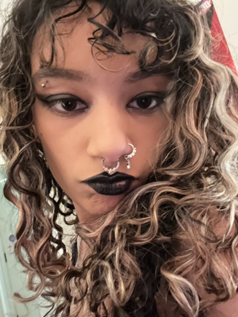 salem (@sn4pnov4) on Twitter photo 