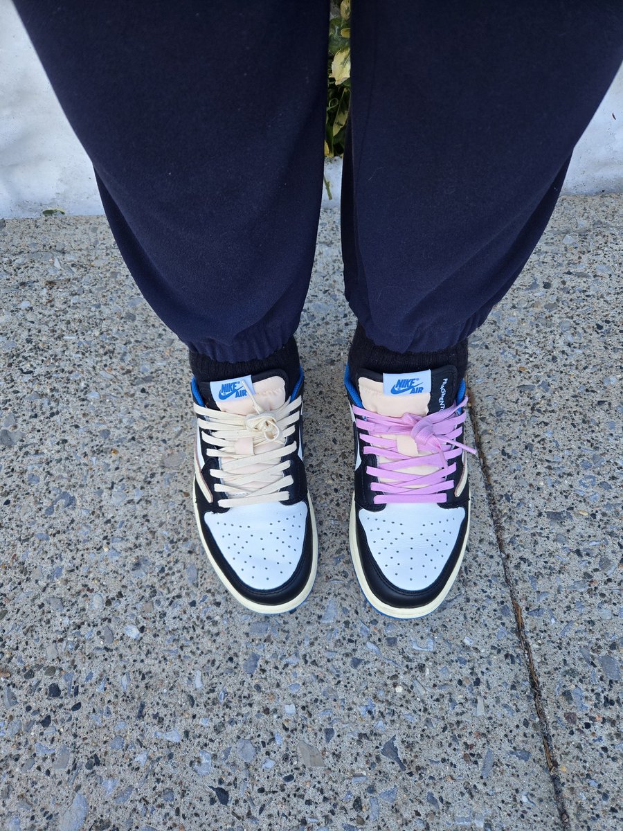 trudyspeaks's tweet image. Day 13 of #BHMKOTD5 
👟: Travis Scott x Fragment Jordan 1 lows 
#inmyjs #jordandepot #jumpman23 #airjordanretros #aj1squad #jordan1squad #mjmondays #checksoverstripes #SNKRSKICKCHECK #snkrsliveheatingup  #bhmkotd #Unboxedapp @trvisXX