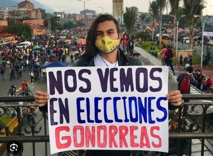 <a href="/PalomaValenciaL/">Paloma Valencia L</a> Ja, ja, ja... HIPOCRITA Y SUCIA CAMPAÑA. Politiquería de mierda, usted también pedirá lo mismo SI SE HUNDE LA REFORMA PENSIONAL que usted demandó? Ay Paloma, LA CAGARON y feo, LA plata de la gente es SAGRADA y este ataque inmoral por las demandas que ustedes aplaudían les costará