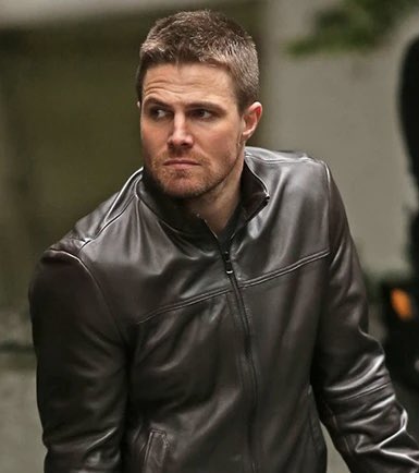 DiscussingFilm's tweet image. Stephen Amell has been cast as the lead in the ‘BAYWATCH’ reboot.