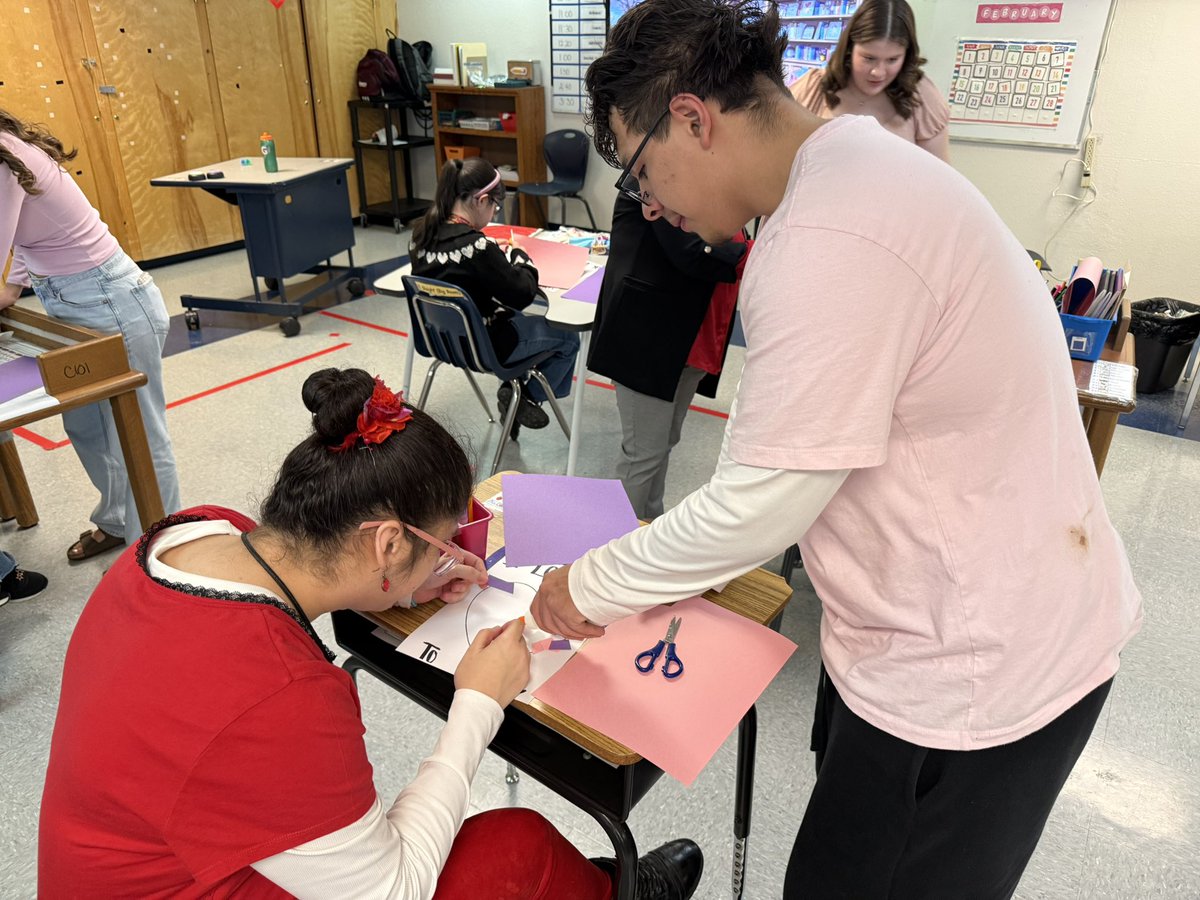 DVHS Student Council tweet media