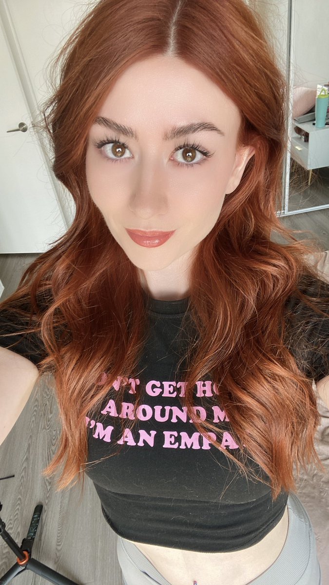 Katie Kat tweet media