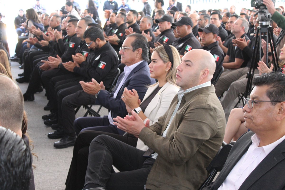 El Ing. Álvaro Ugalde Chaparro, Presidente del XIX Comité Directivo de la CMIC Querétaro, asistió a la clausura de la capacitación internacional “Detención de Fugitivos”, presidida por el Mauricio Kuri González.

#CMICQuerétaro #Seguridad #Querétaro