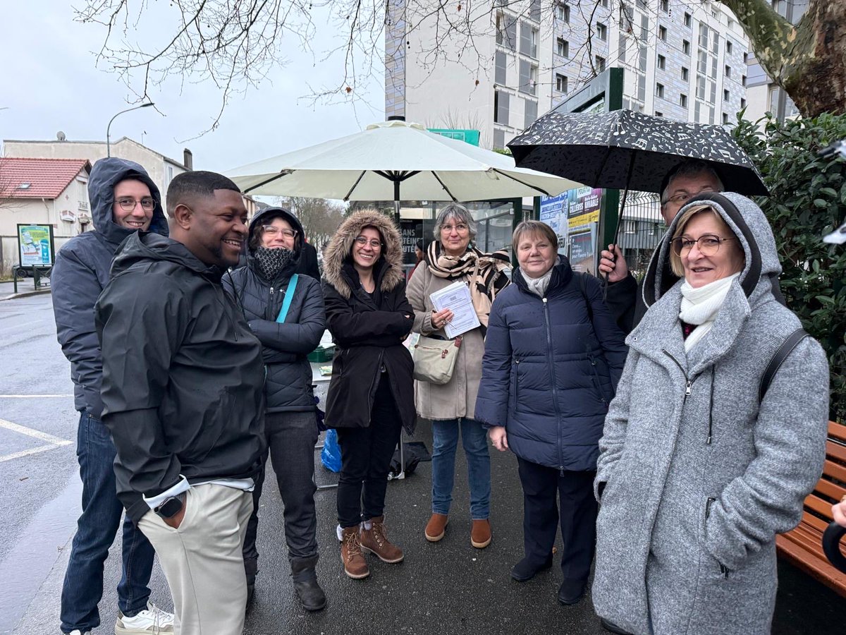 MHAmiable's tweet photo. Certes le temps n’était pas de la partie mais nous étions ce soir, avec le comité de soutien @cillieres2026, au Prunier Hardy.
Merci de votre accueil  chaleureux, des échanges autour de votre vie quotidienne et des projets pour Bagneux
#municipales2026 https://t.co/oYgGTfQPeq