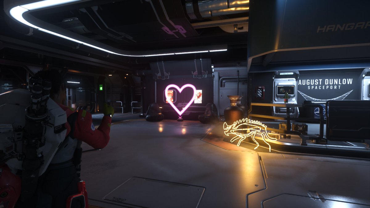 My lil hangar is getting cosier and cosier ... Can't wait to be able to build my own home!
#StarCitizen