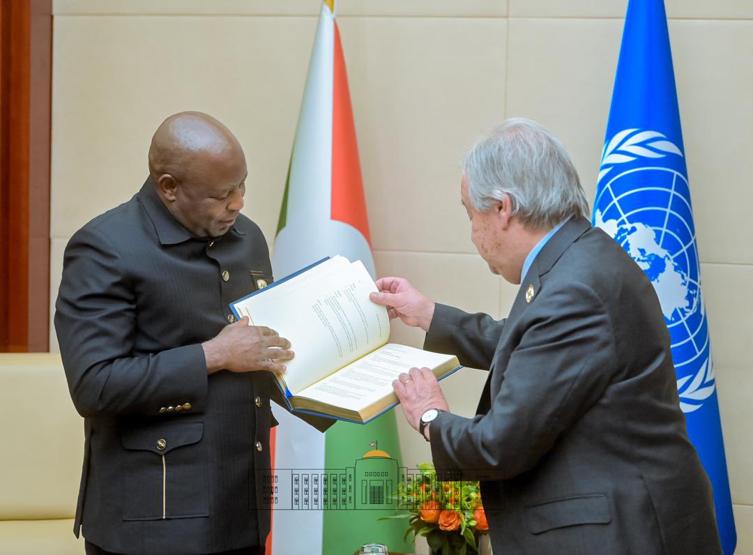 JClaudeNshimir's tweet photo. A la veille du 39ᵉ Sommet de l’Union africaine à #Addis_Abeba, le Secrétaire général des Nations Unies, S.E Antonio Guterres, a exprimé son appui total au Président burundais, S.E @GeneralNeva, pour la réussite de son mandat à la tête de l’Union africaine.
@antonioguterres 
@UN https://t.co/9VFM2dV02Q