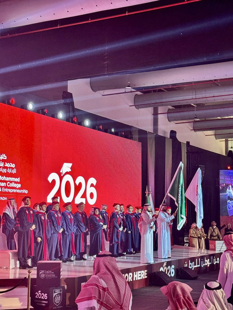 YazeedQ7's tweet photo. الحمدالله حمدا كثيرا ❤️🎓 https://t.co/0qQjErZXUX