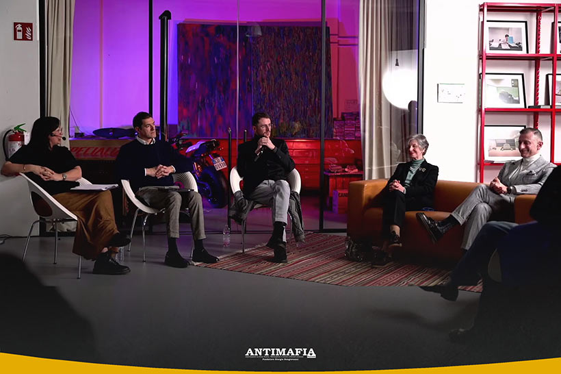 antimafia2000's tweet photo. L'appello di Angela Manca: ''Chiediamo un processo contro chi ha ucciso nostro figlio'' - #attiliomanca #stefaniaascari #fabiorepici #angelamanca https://t.co/482BjGQMfO https://t.co/ofQlT4pYgF
