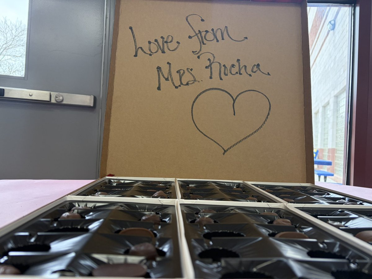 Angie Peña tweet media