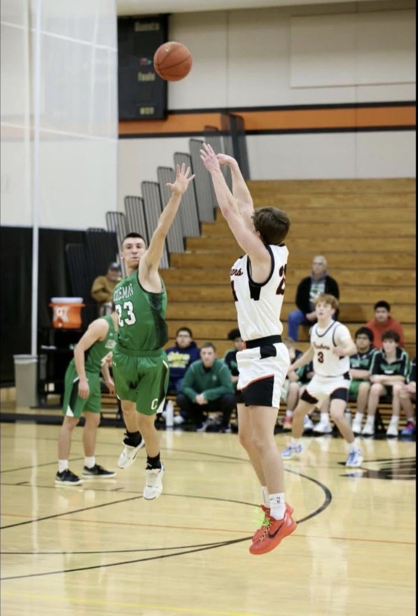 Team1848_2026's tweet photo. Congratulations to @Jamesonbeaman on becoming the all-time scoring leader at Oconto Falls high school🤝 hard work pays off 🙌💪🫡 @Team1848 https://t.co/lpYF7IVsfl