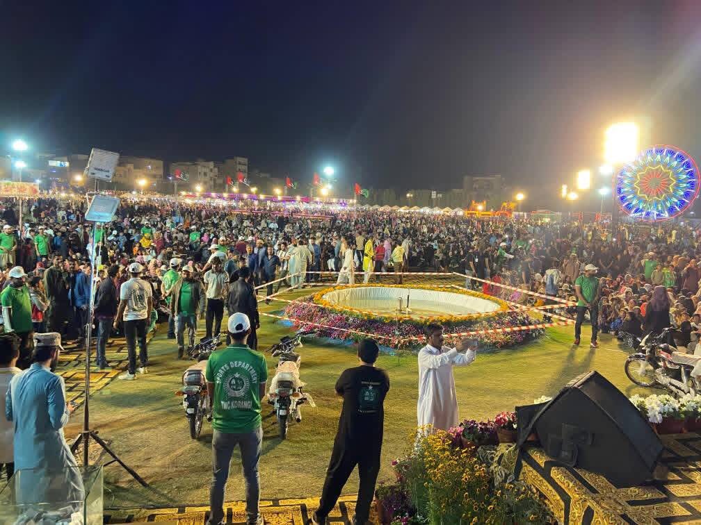 invitesbysunni's tweet image. It's Day 8 of the Korangi Festival Karachi and you can see the crowd. #Kudos to PPP &amp;amp; Sindh govt Now, everyone who can't afford outings can go to these festivals free of cost. Such a good initiative by PPP Sindh Govt 
@BakhtawarBZ  @AseefaBZ