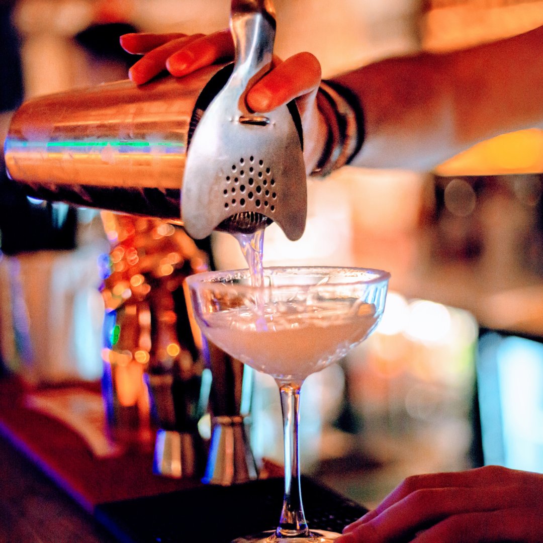 Unwind with us at Shades Lounge! Enjoy delicious appetizers, handcrafted cocktails, and a cozy dinner with friends. Your perfect evening starts here. 🍸
#Wellsworth #Hotel #Southbridge #Shades #Lounge