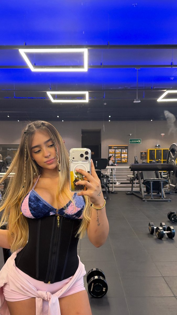 Mishell cardona tweet media