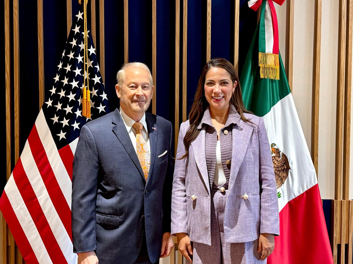 Embajador Ronald Johnson tweet media