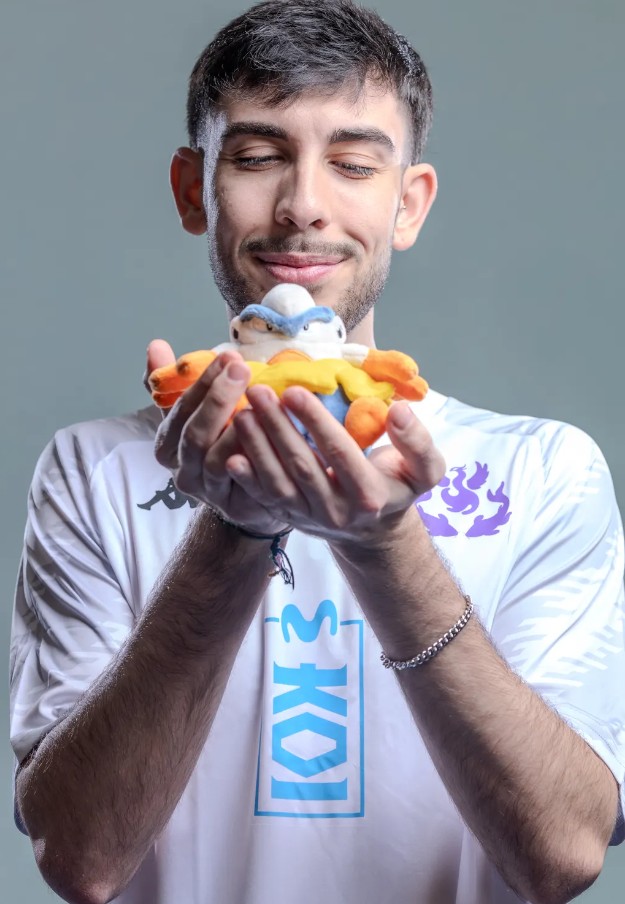 LasKarpas's tweet photo. 🔥 DIA HISTÓRICO EN EL INTERNACIONAL DE EUROPA! 🔥
@PokeAlex_ hace un importantísimo 8-1 para el día 2, teniendo dos vidas! Y @riopaser un 7-2 donde mañana tendrá que ganar todo para poder estar en la final! ENHORABUENA CHICOS! 💜 https://t.co/llCrgD2tuL