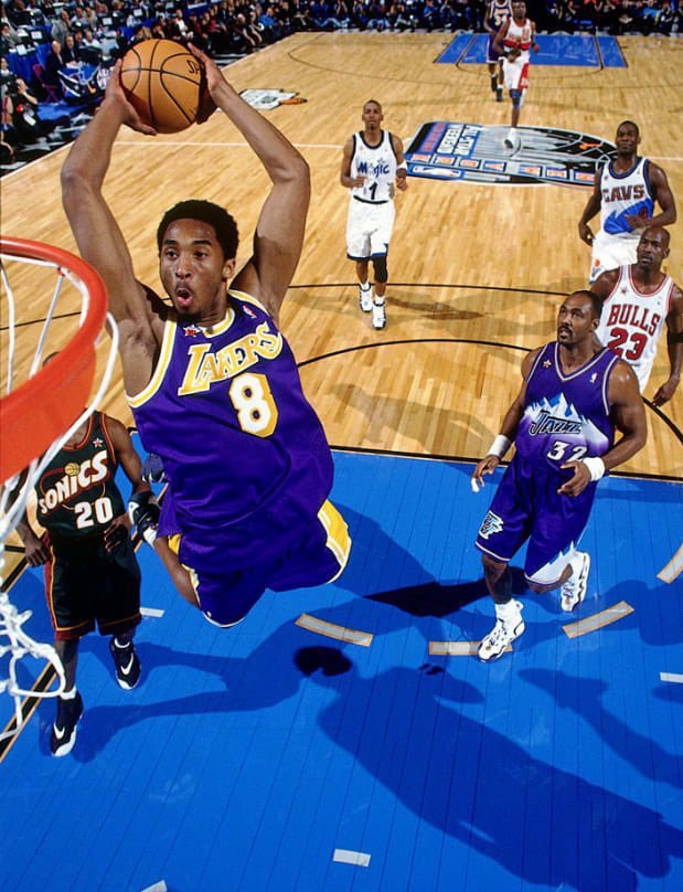 LakeShowYo tweet media