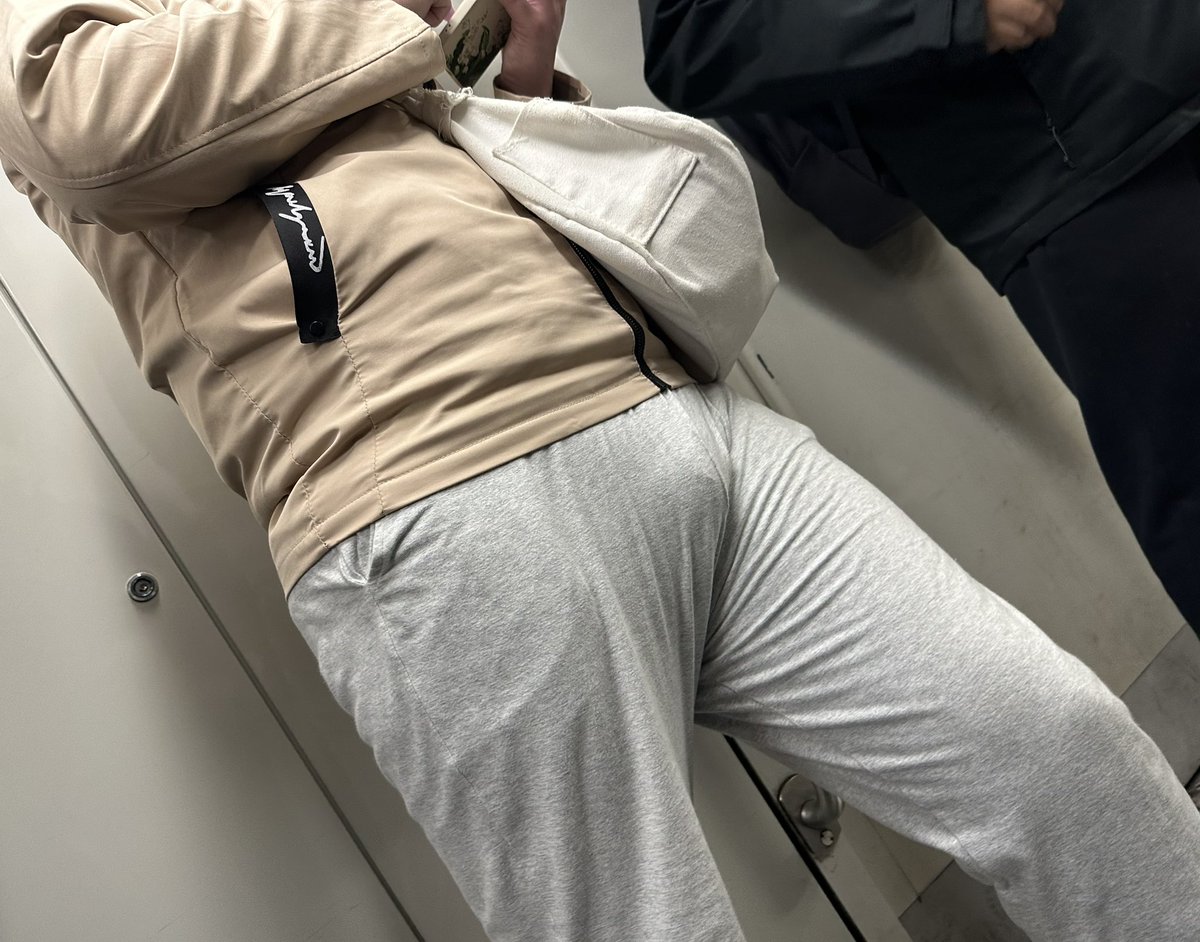 SubwayCrush1's tweet photo. ©️ @Olllll19 https://t.co/3ZakYi97ul