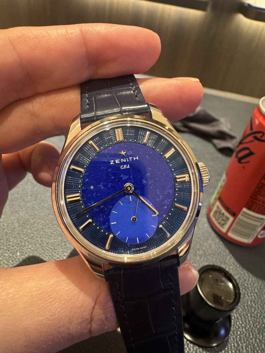 Montre d’énorme baiseur.