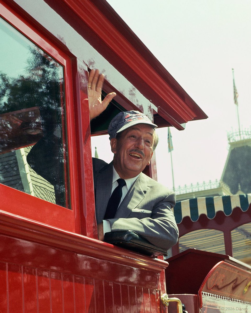 Disneyland Resort tweet media