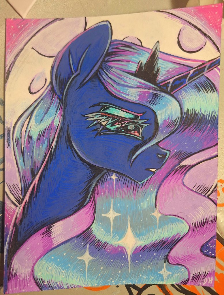 Bid is currently $35, here's a repost of the close up!