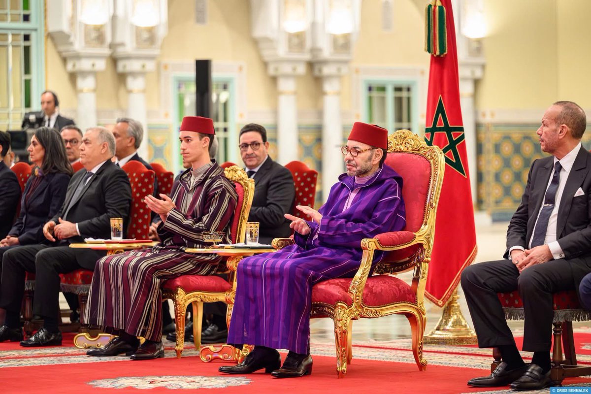 #المغرب
جلالة الملك #محمد_السادس نصره الله، مرفوقا بصاحب السمو الملكي ولي العهد الأمير مولاي الحسن، يترأس بالقصر الملكي بالدار البيضاء حفل تقديم وإطلاق مشروع إنجاز مصنع بالنواصر لإنتاج أنظمة هبوط الطائرات تابع لمجموعة #سافران
<a href="/SAFRAN/">Safran</a> 
13/2/2026