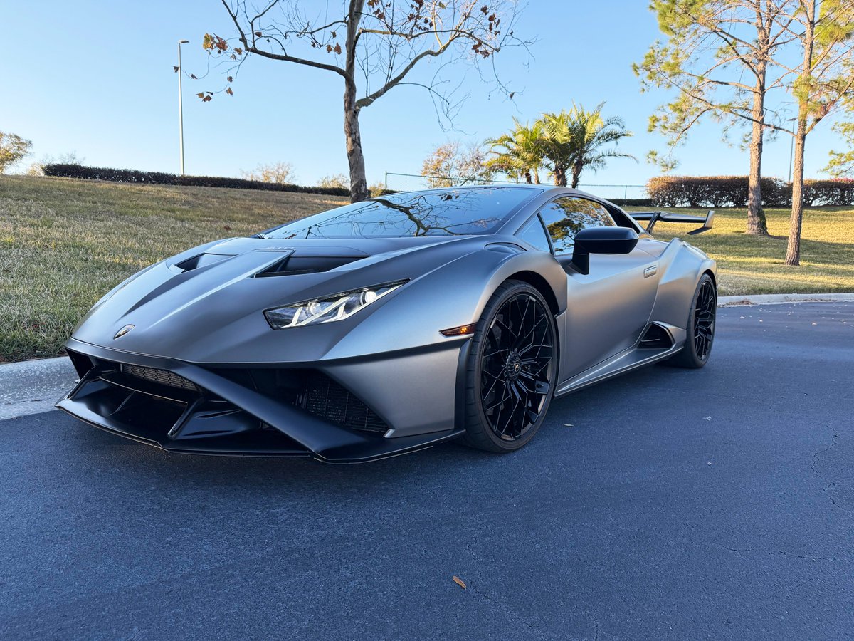 Kempf_live's tweet photo. Lamborghini driven without pedals.
We adapted this Lamborghini Huracan STO for its owner who can no longer use his legs — giving him back full control and independence.
With the DARIOS digital accelerator ring and main right-hand brake, he’s able to drive again with both hands on the wheel.
More info: https://t.co/uvxRcj7Dht